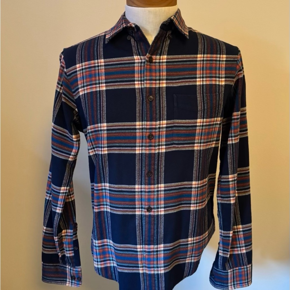 Land’s End Tailored fit Long sleeve shirt Size Small, 14-14.5